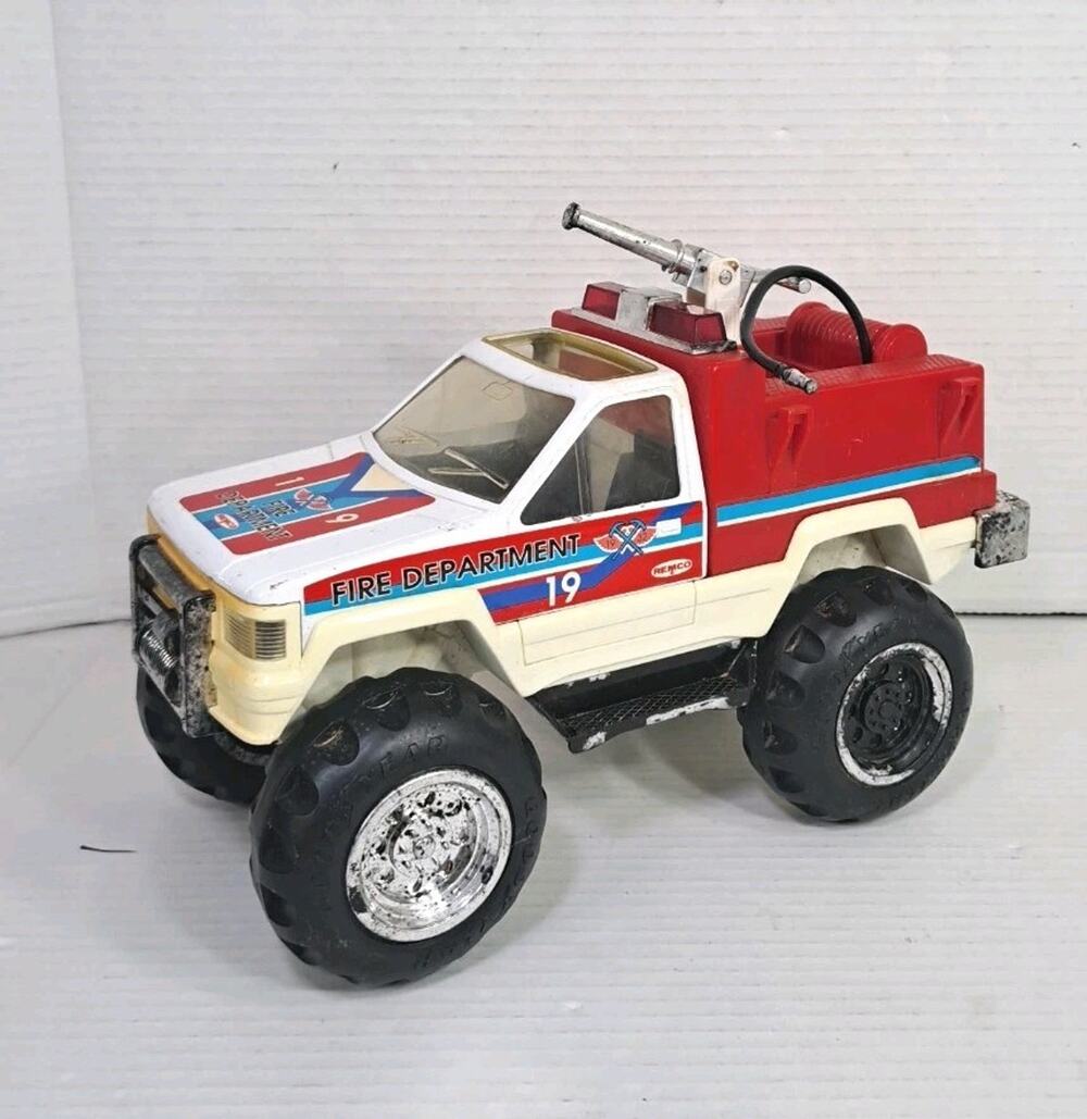 Remco Tuff Ones 1993 Flame Out 4x4 Pickup 12" Fire Truck Toy Vintage Collectible